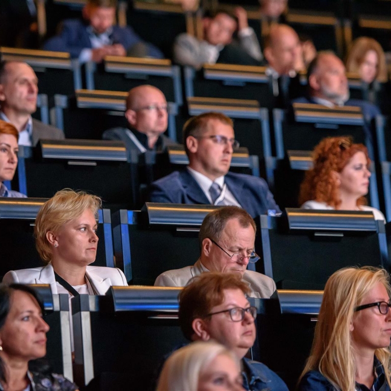 Otwarcie konferencji i I sesja plenarna: Nowe klocki czy nowy obrazek cyfrowego państwa?