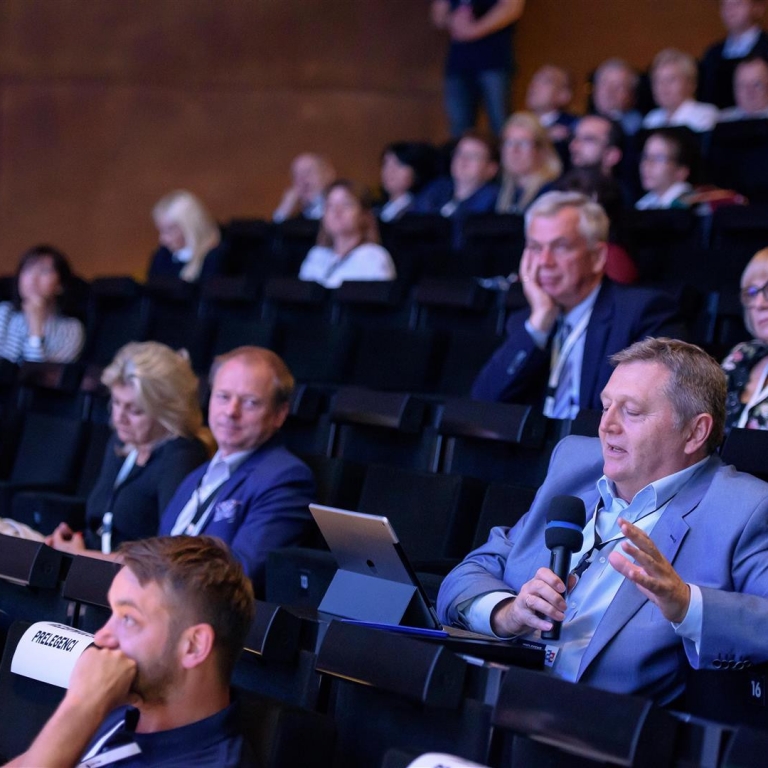 Otwarcie konferencji i I sesja plenarna: Nowe klocki czy nowy obrazek cyfrowego państwa?