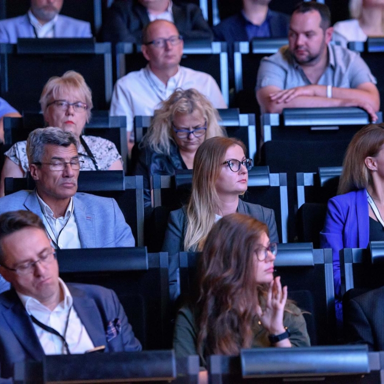 Panel Prezesów: Cyfryzacja jako lekarstwo na depopulację  i zwijanie się polskich miast